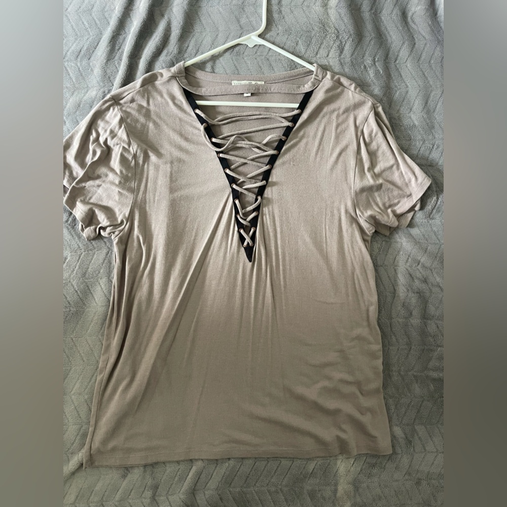 Express crisscross short sleeve top  tan with black detail